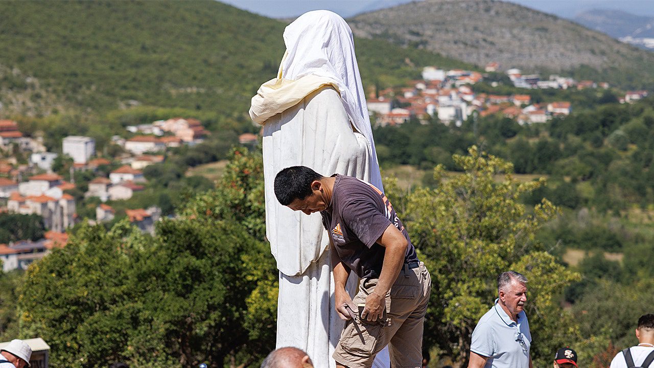 vandalized-statue-virgin-mary.jpg
