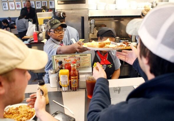 75047044-waffle_house_server.jpg