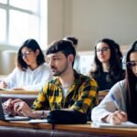 COLLEGE-STUDENTS-CLASS-STUDYING.jpg
