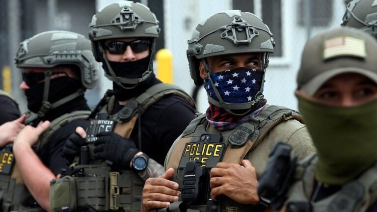 ICE_agents.jpeg