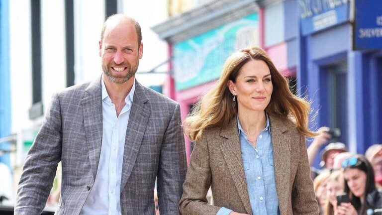 Prince-William-Kate-Middleton-Royal-Crowd.jpg