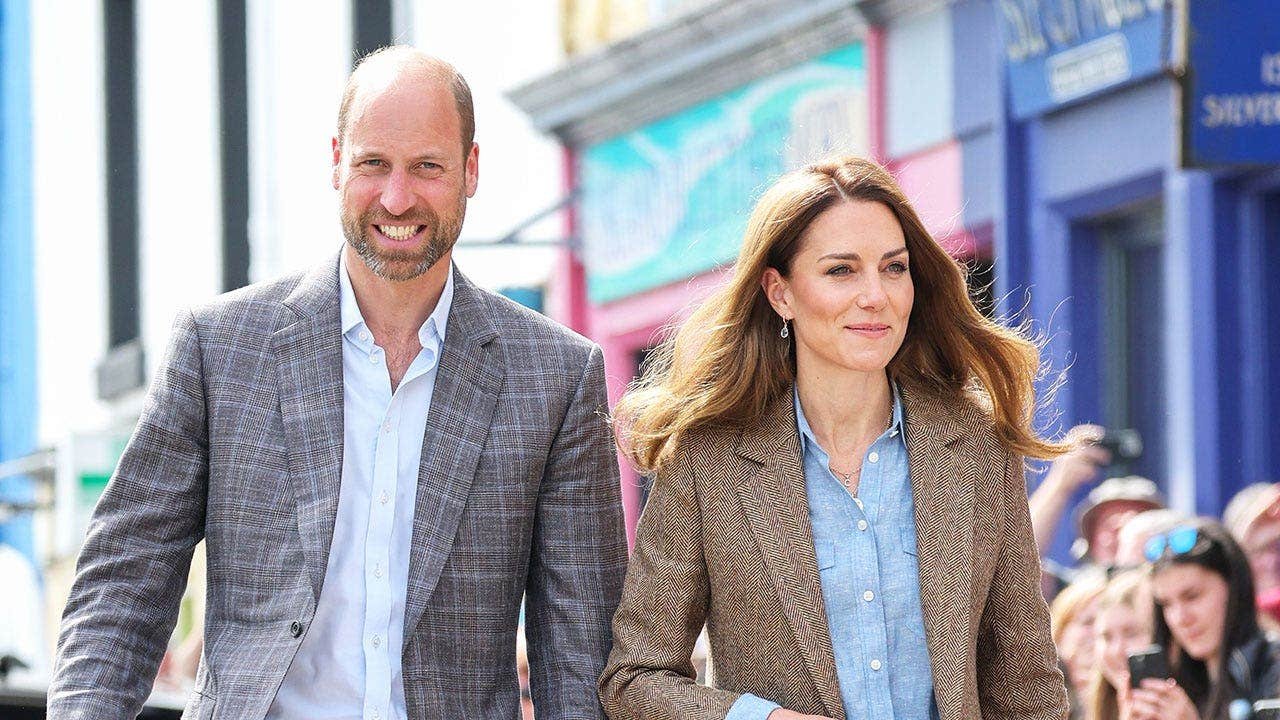 Prince-William-Kate-Middleton-Royal-Crowd.jpg