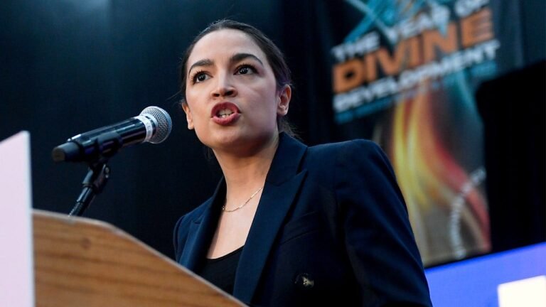 alexandria-ocasio-cortez-chris-rabb-rally.jpg