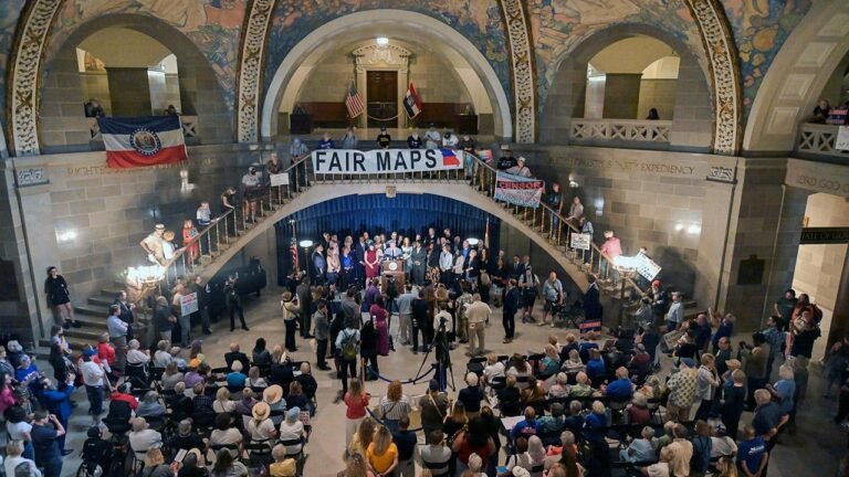 anti-redistricting-protesters-missouri.jpg