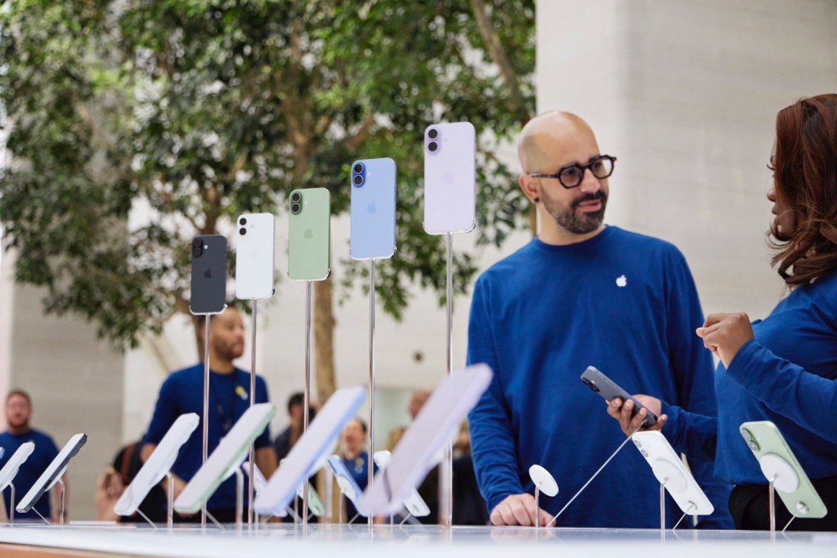 apple-store-iphone-17.jpg