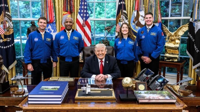 artemis-ii-crew-at-wh-aug-19.jpg
