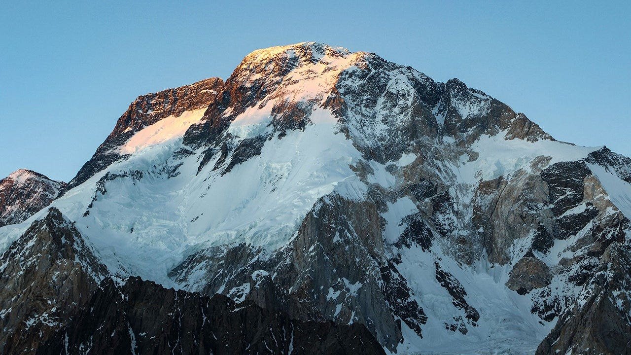broad-peak-karakoram-pakistan.jpg