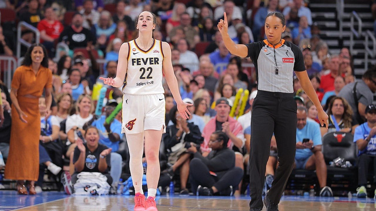 caitlin-clark-reacts-indiana-fever-chicago.jpg
