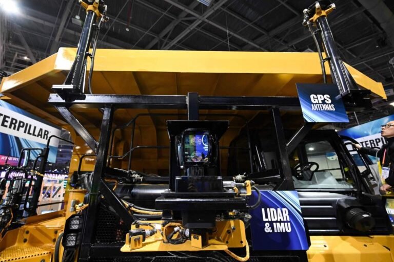 caterpillar-lidar-booth.jpg