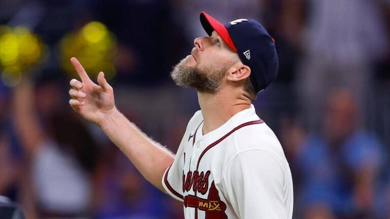 chris-sale-reacts-after-complete-game.jpg