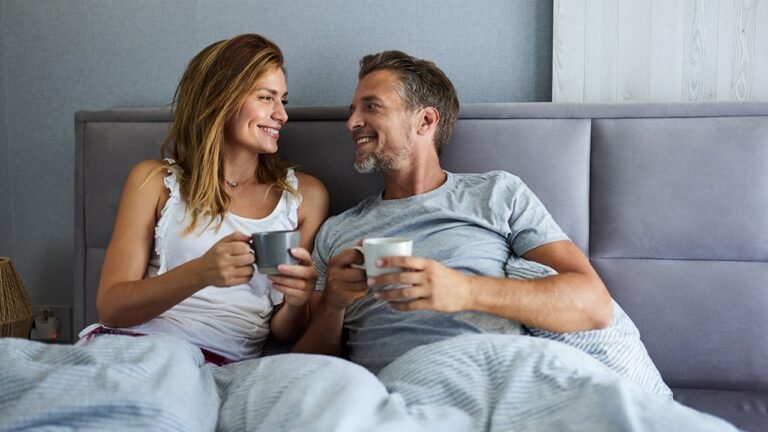 couple-in-bed.jpg