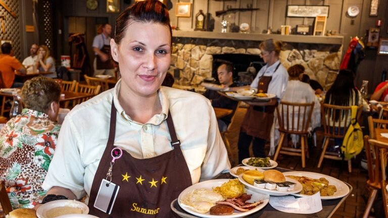cracker-barrel-waitress-holding-breakfast-food.jpg
