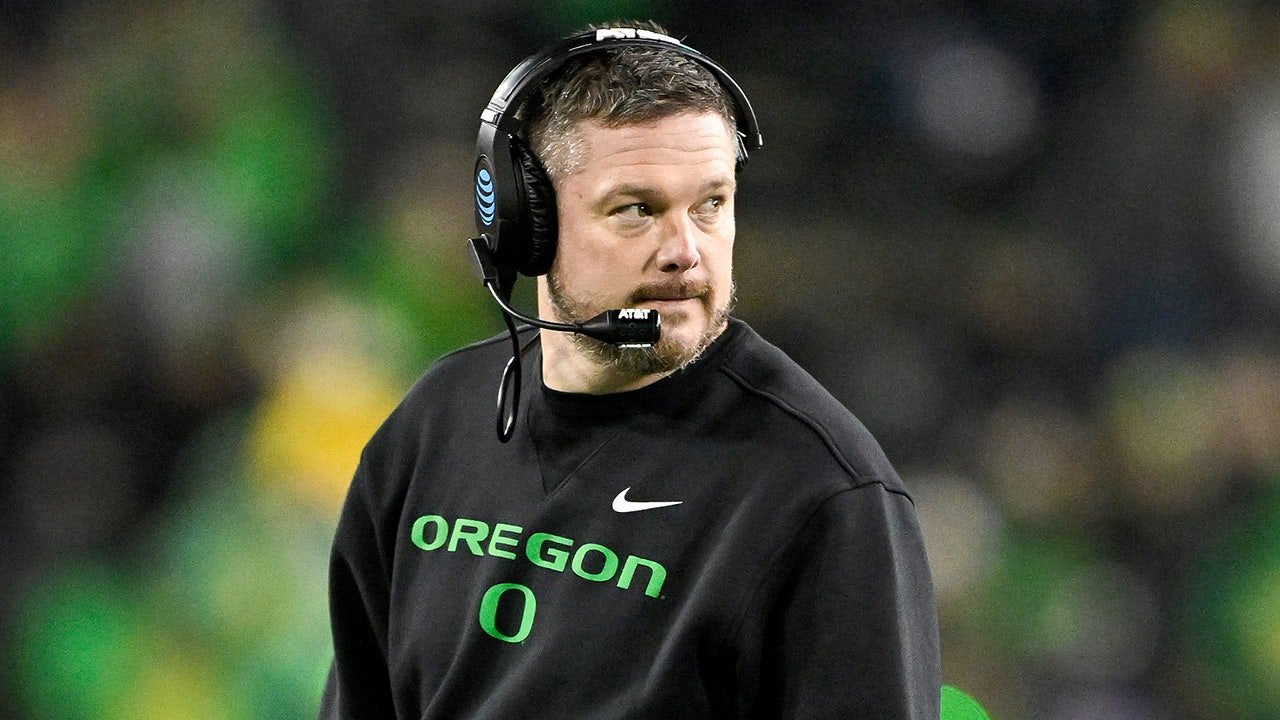 dan-lanning-looks-on-oregon-jmu.jpg
