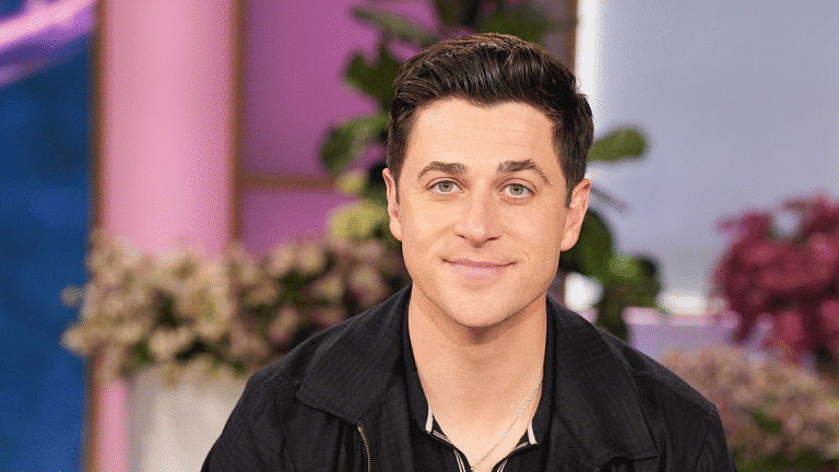 david-henrie-headshot.png