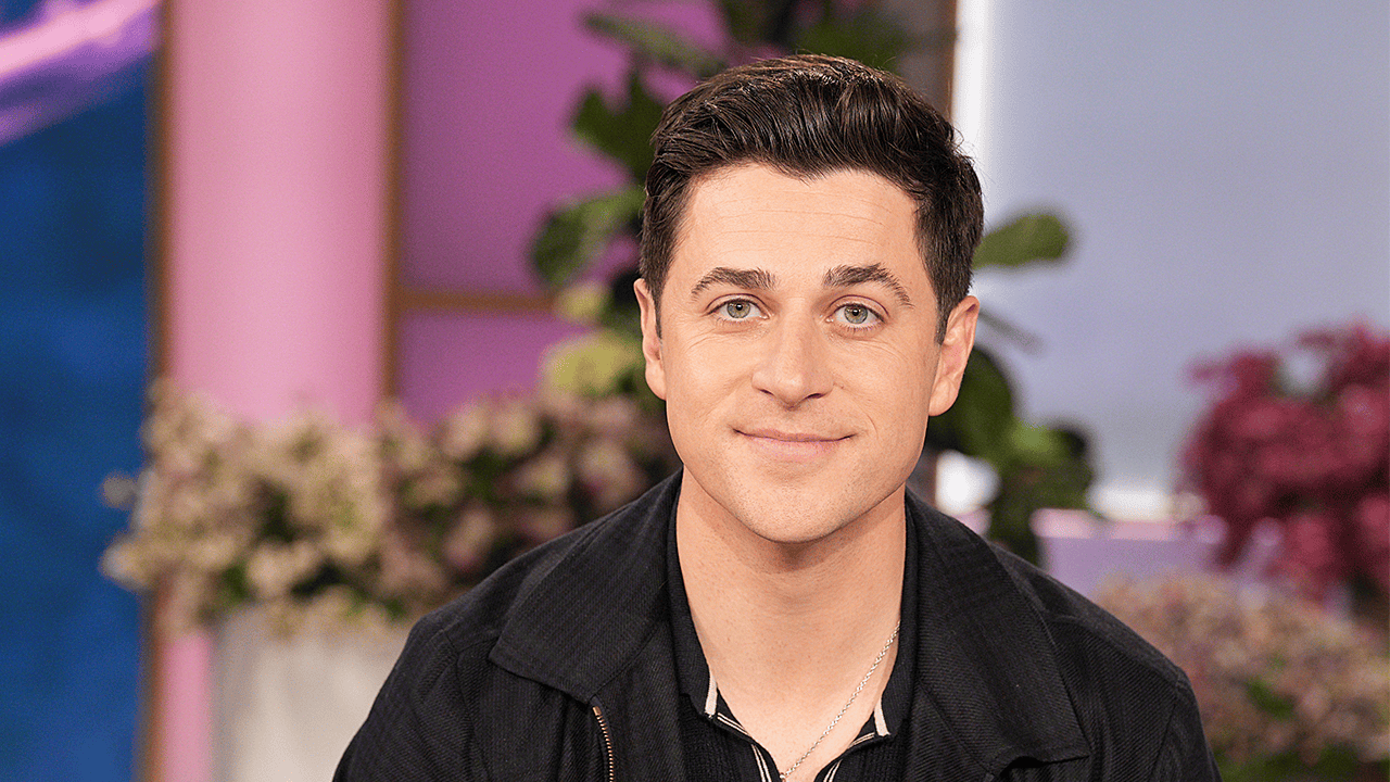 david-henrie-headshot.png