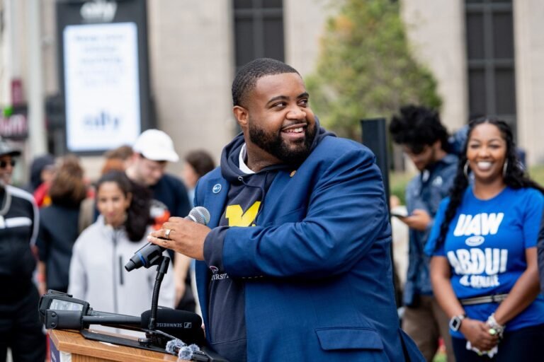 donavan-mckinney-detroit-march-many-scaled.jpg