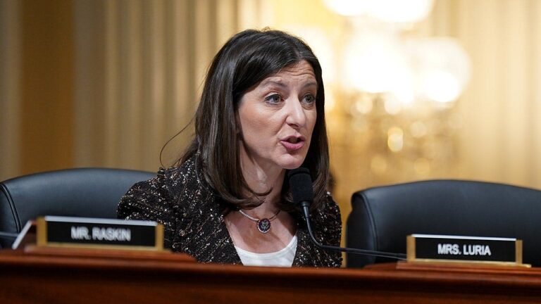 elaine-luria-speaks.jpeg