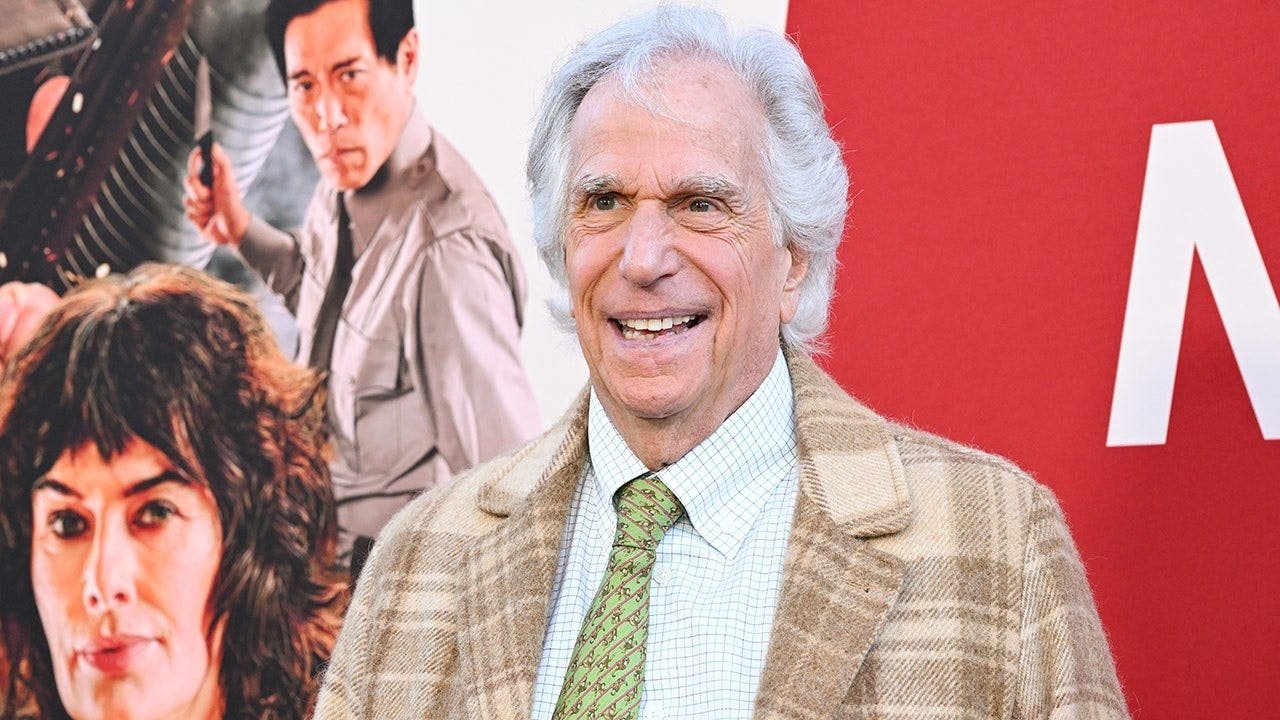 henry-winkler-green-tie.jpg