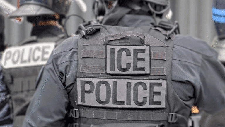 ice-agent-police-immigration.png