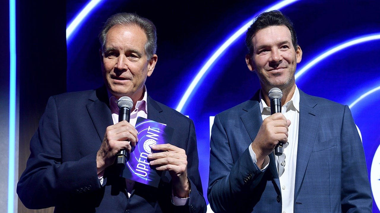 jim-nantz-tony-romo-cbs-sports.jpg