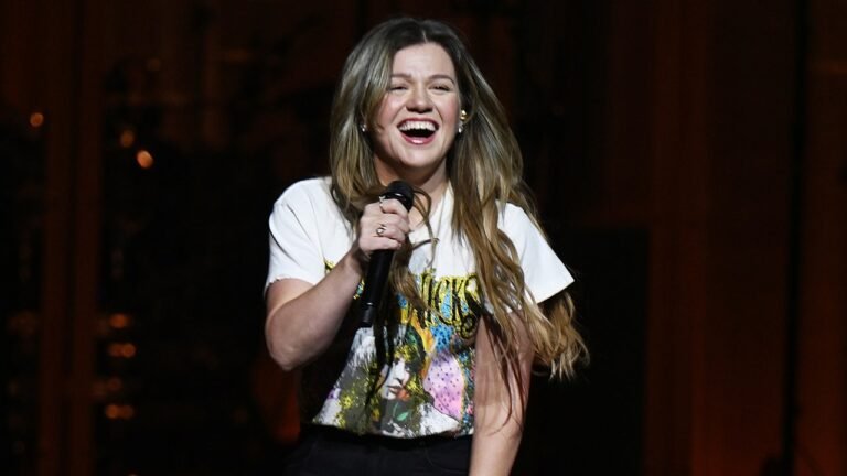 kelly-clarkson-1.jpg
