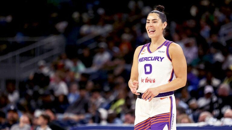 kelsey-plum-phoenix-mercury-chicago-sky.jpg