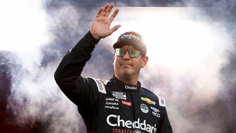 kyle-busch-daytona-driver-intros.jpg