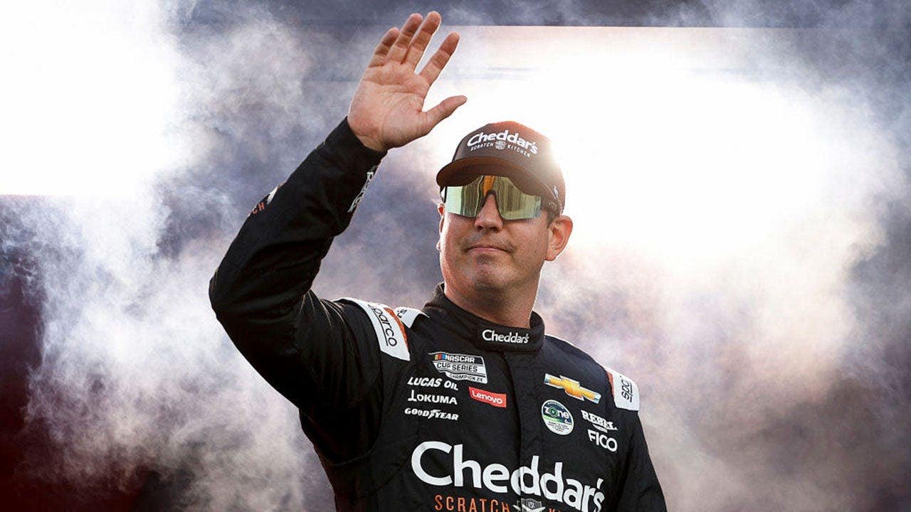 kyle-busch-daytona-driver-intros.jpg