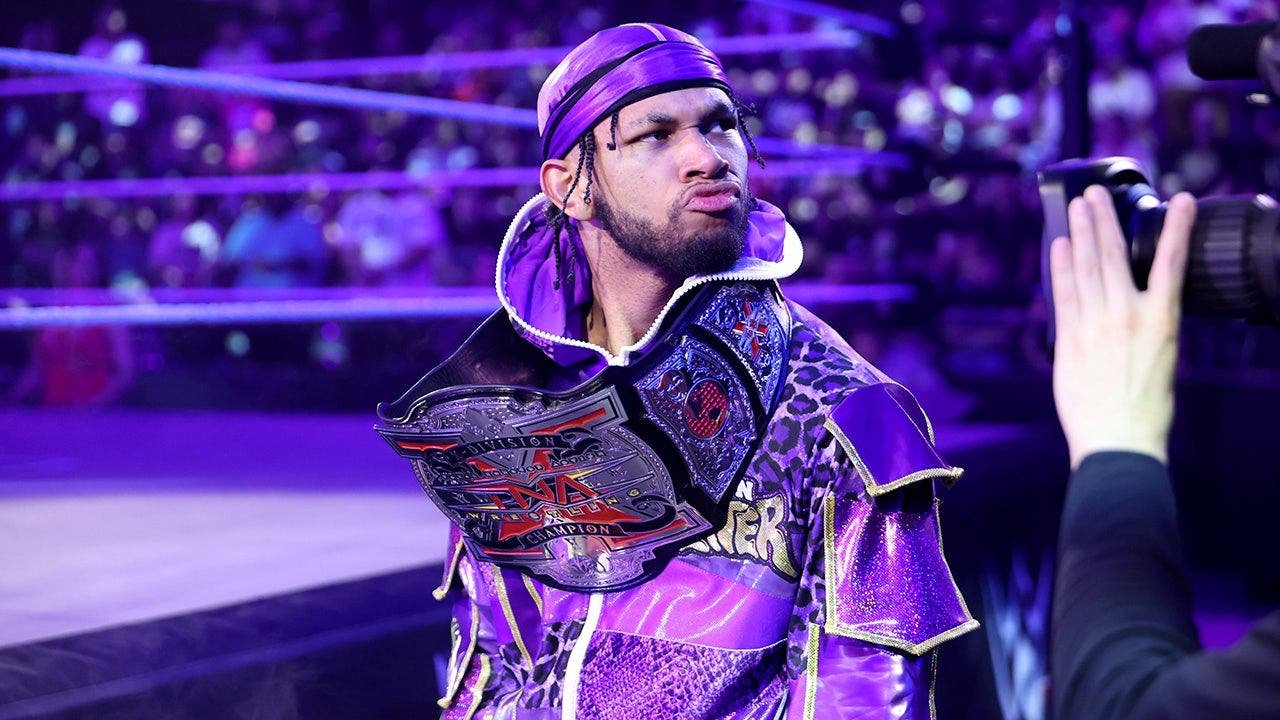 leon-slater-nxt-wrestling-orlando.jpg