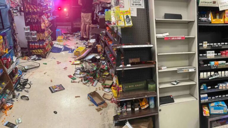 looters-ransack-businesses-during-california-street-takeover-7.jpg