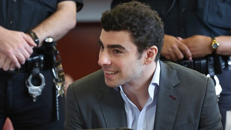 luigi-mangione-court-shooter-hearing-brian-thompson-unitedhealthcare-ceo-1211-003.jpg
