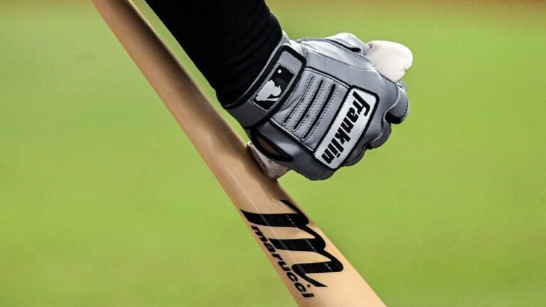 marucci-bat.jpg