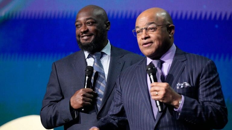 mike-tomlin-mike-tirico-nbcuniversal-upfront-fox-news_.jpg