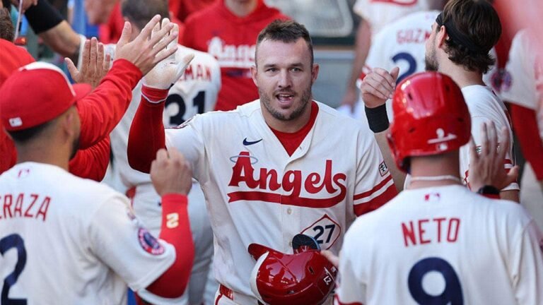 mike-trout-high-fives-featured.jpg