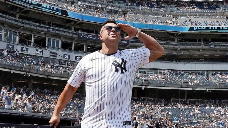 nick-swisher-old-timers-day-yankee-stadium.jpg