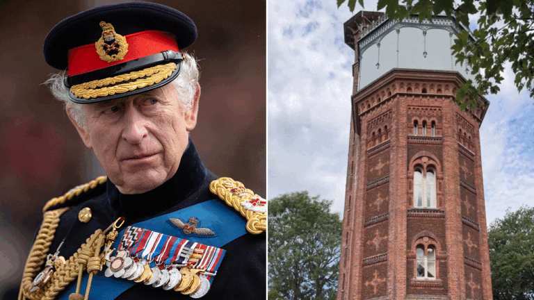 split-of-king-charles-and-the-sandringham-water-tower.gif