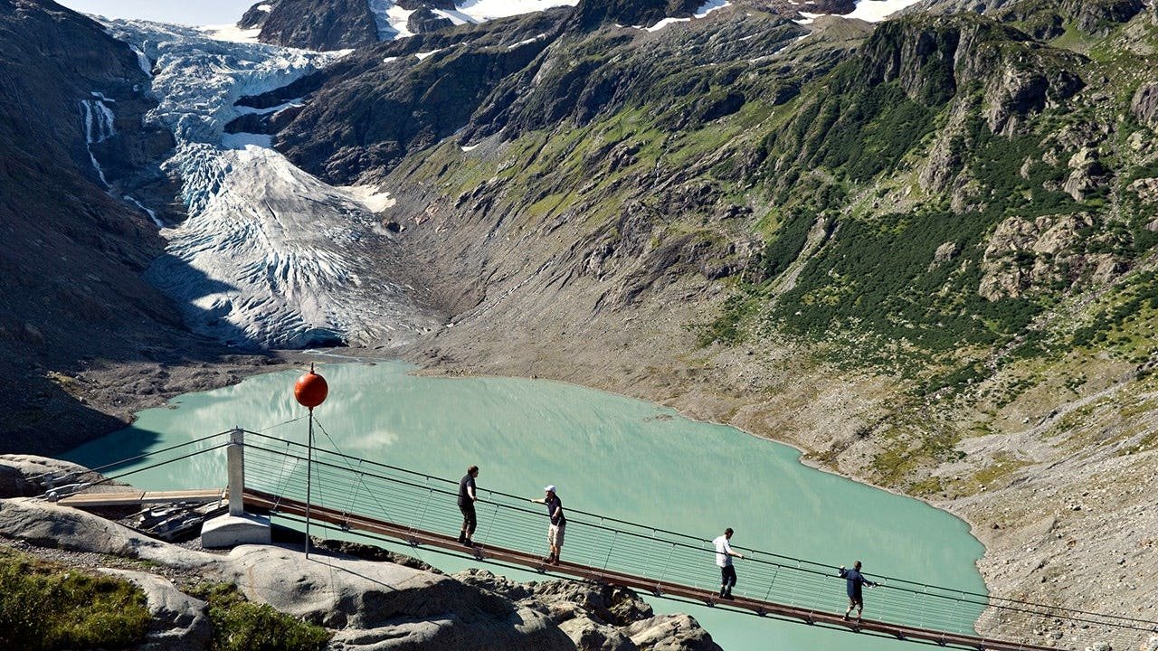 trift-glacier-suspension-bridge.jpg