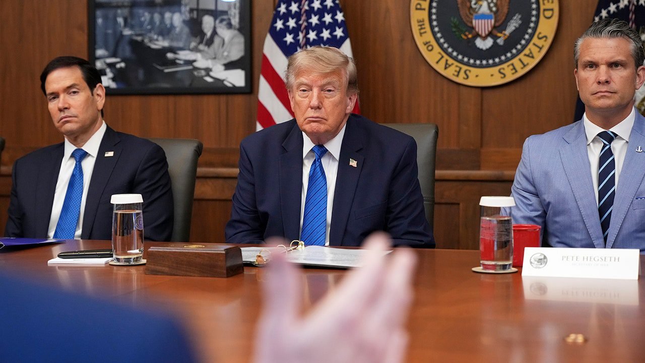 trump-cabinet.jpg