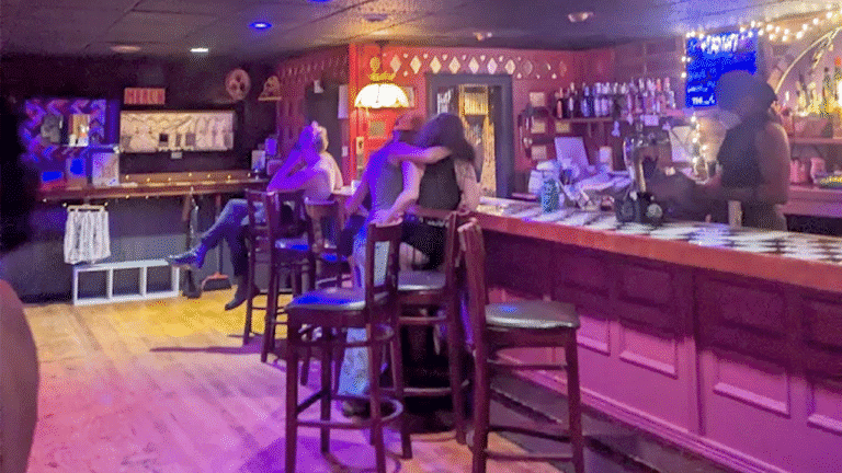 1790377346_lesbian-bar-backlash-customers.png