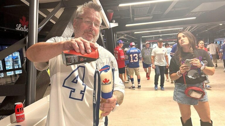 Buffalo-Bills-Beer-Horn.jpg