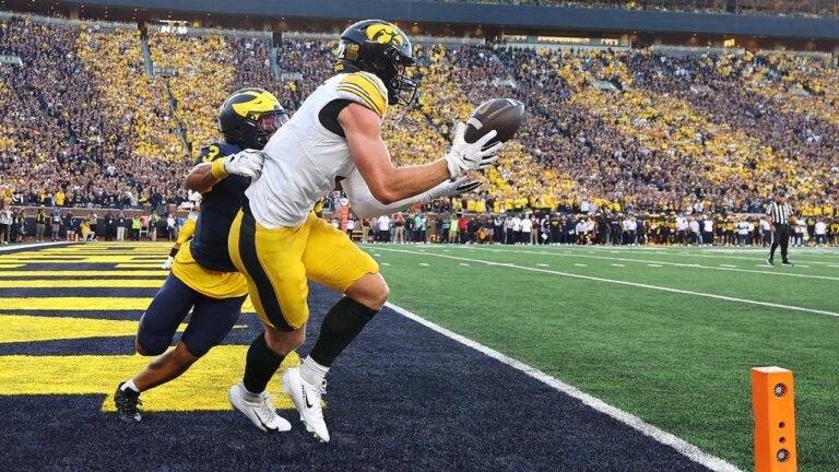 Reece-Vander-Zee-Iowa-football.jpg