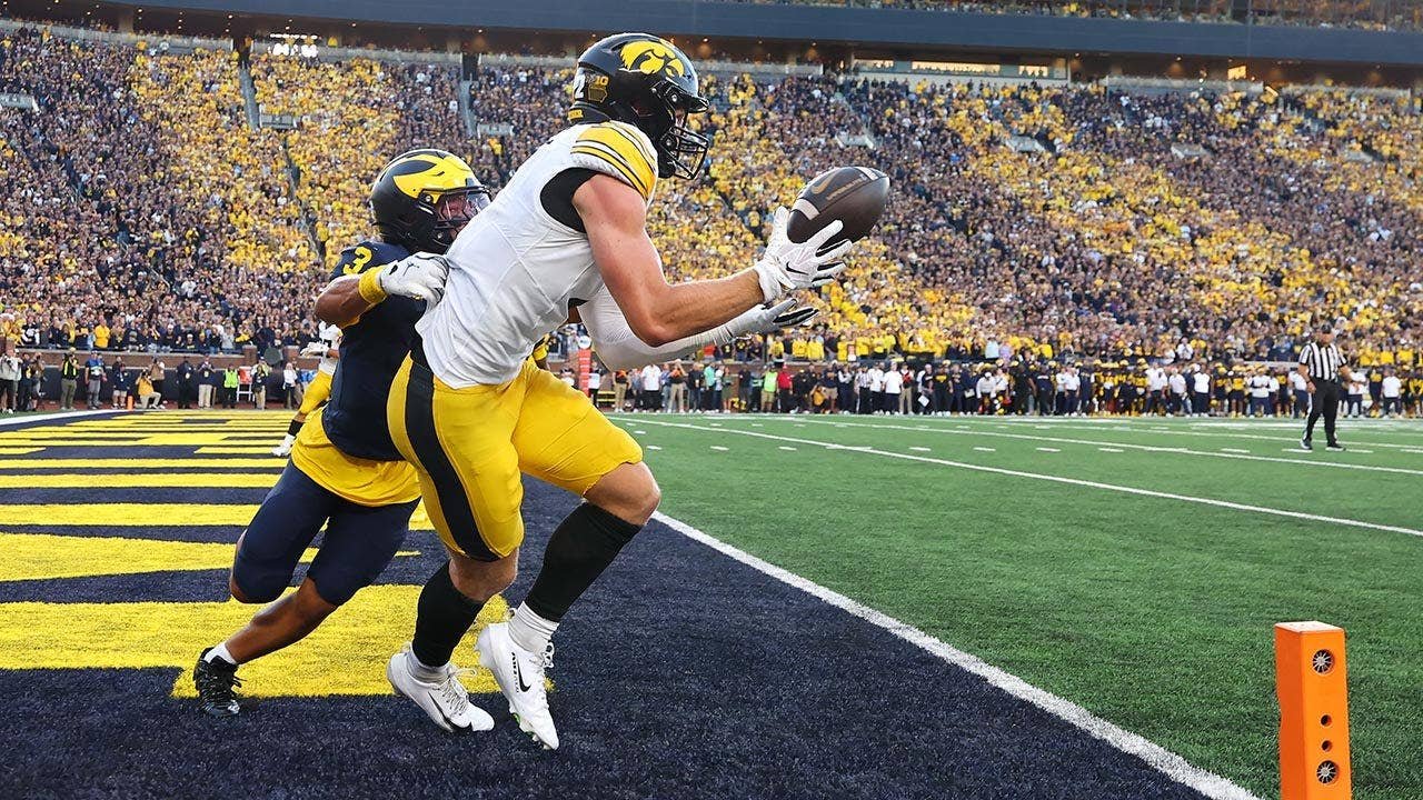 Reece-Vander-Zee-Iowa-football.jpg