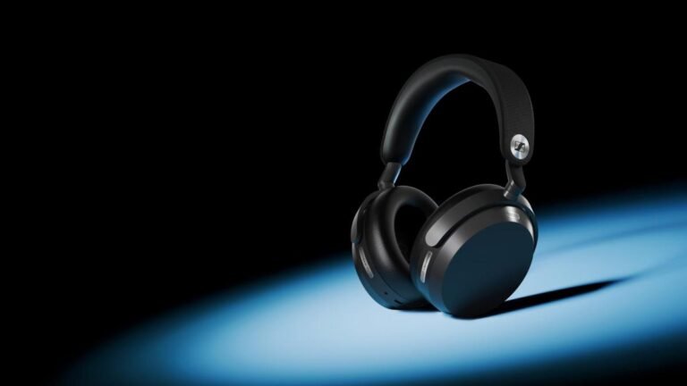 Senn_Black_M5_Product_KV_Full_Format_HighRes.jpeg