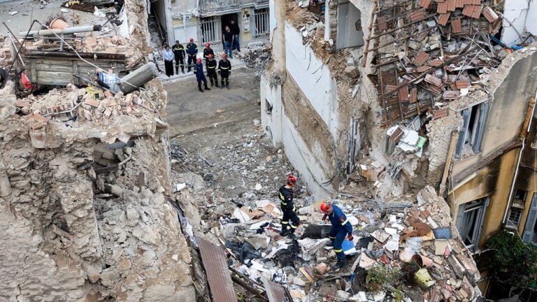 athens-explosion-plaka-district.jpg