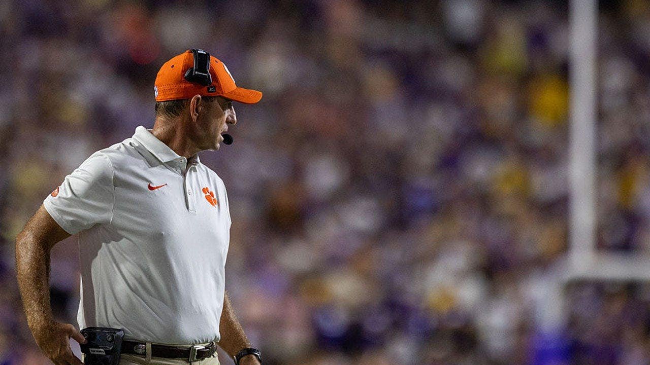 dabo-swinney-clemson-tiger-stadium.jpg