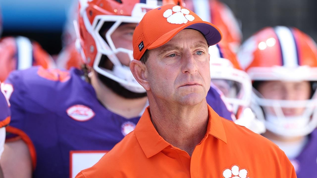 dabo-swinney-clemson-tigers-0124-26.jpg