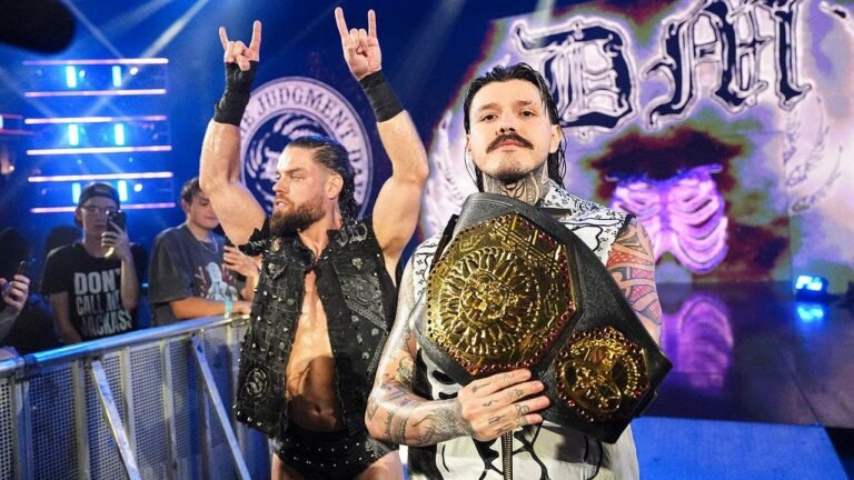 dominik-mysterio-jd-mcdonagh-entrance-raw.jpg