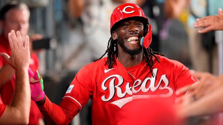 elly-de-la-cruz-two-run-home-run.jpg
