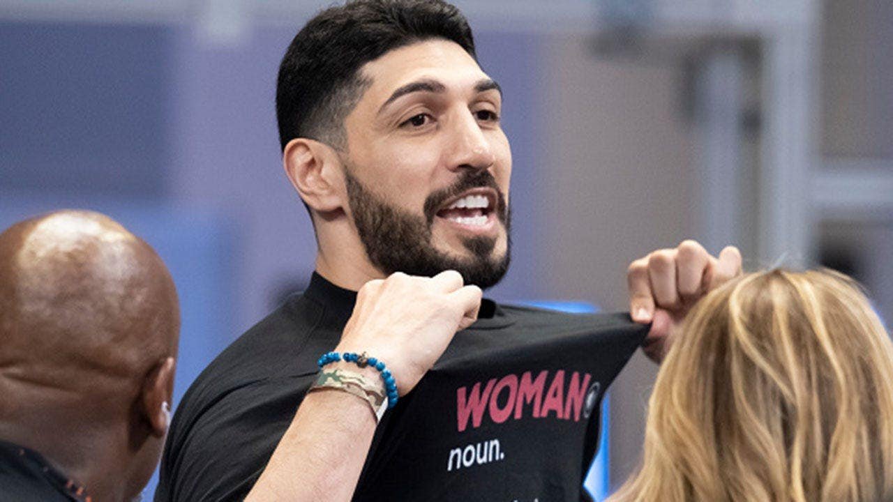 enes-kanter-freedom-chicago-sky-wnba.jpg