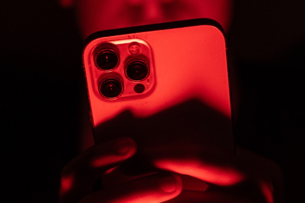 iphone-red-spyware-2255962085.jpg
